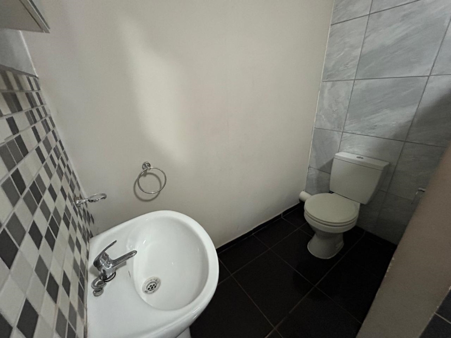 To Let 1 Bedroom Property for Rent in Vaalpark Free State